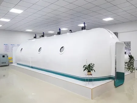 Multiplace Cylindrical Hyperbaric Oxygen Chamber