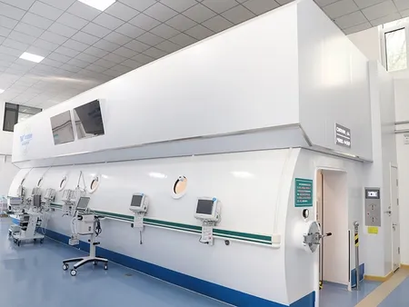 Multiplace Cylindrical Hyperbaric Oxygen Chamber (Omega Shape)