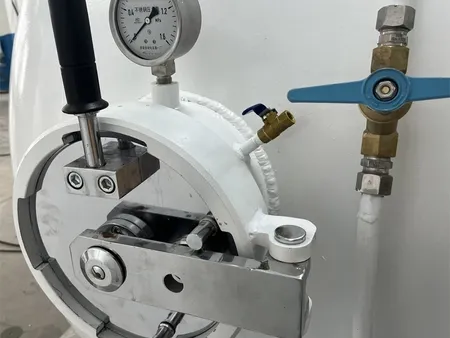 Multiplace Cylindrical Hyperbaric Oxygen Chamber (Omega Shape)